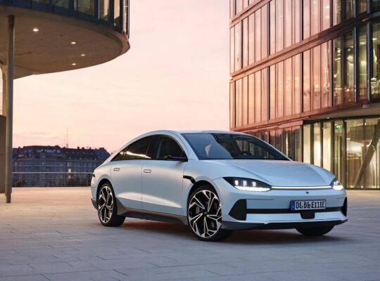 Почему сейчас выгодно переходить на электромобиль в Германии: что меняется для покупателей
